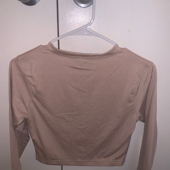 Long Sleeve, Cropped, Button-Up - Picture 2 of 2